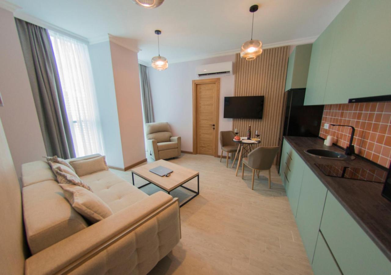 Season Suite Apart-Hotel Batumi Exterior foto