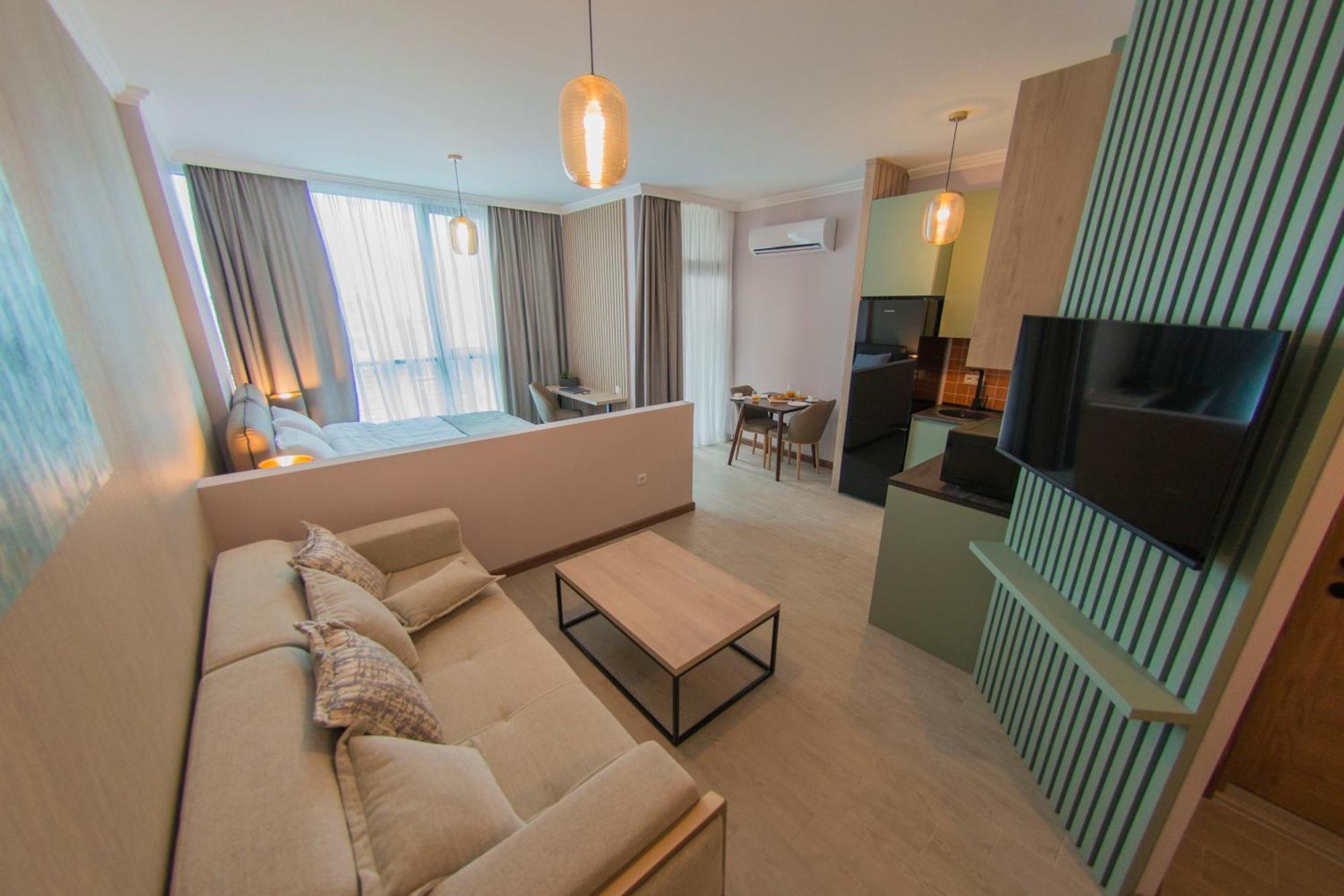 Season Suite Apart-Hotel Batumi Exterior foto